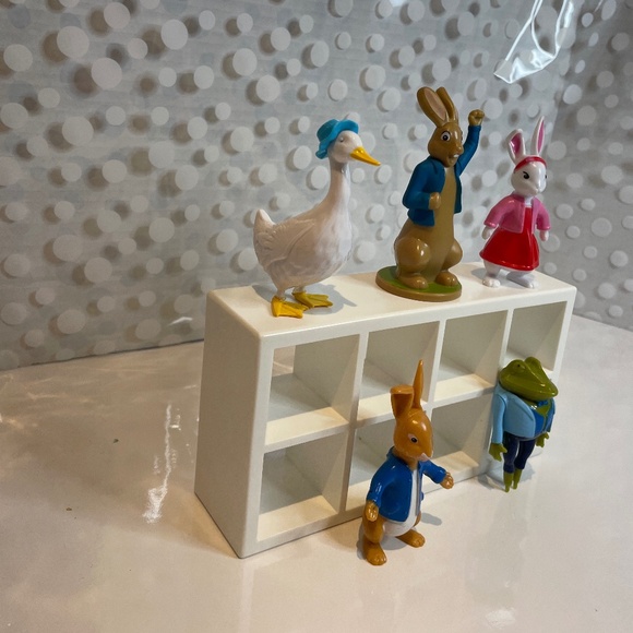💕3 for $10- Peter Rabbit Story Book figure bundle - Picture 2 of 3